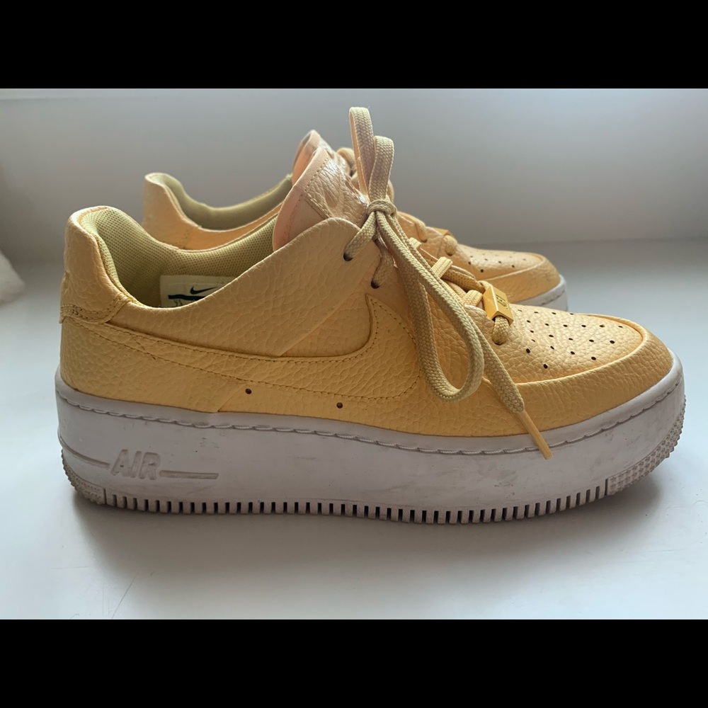 Nike Air Force 1 Upstep Low size 7.5 (38.5)
